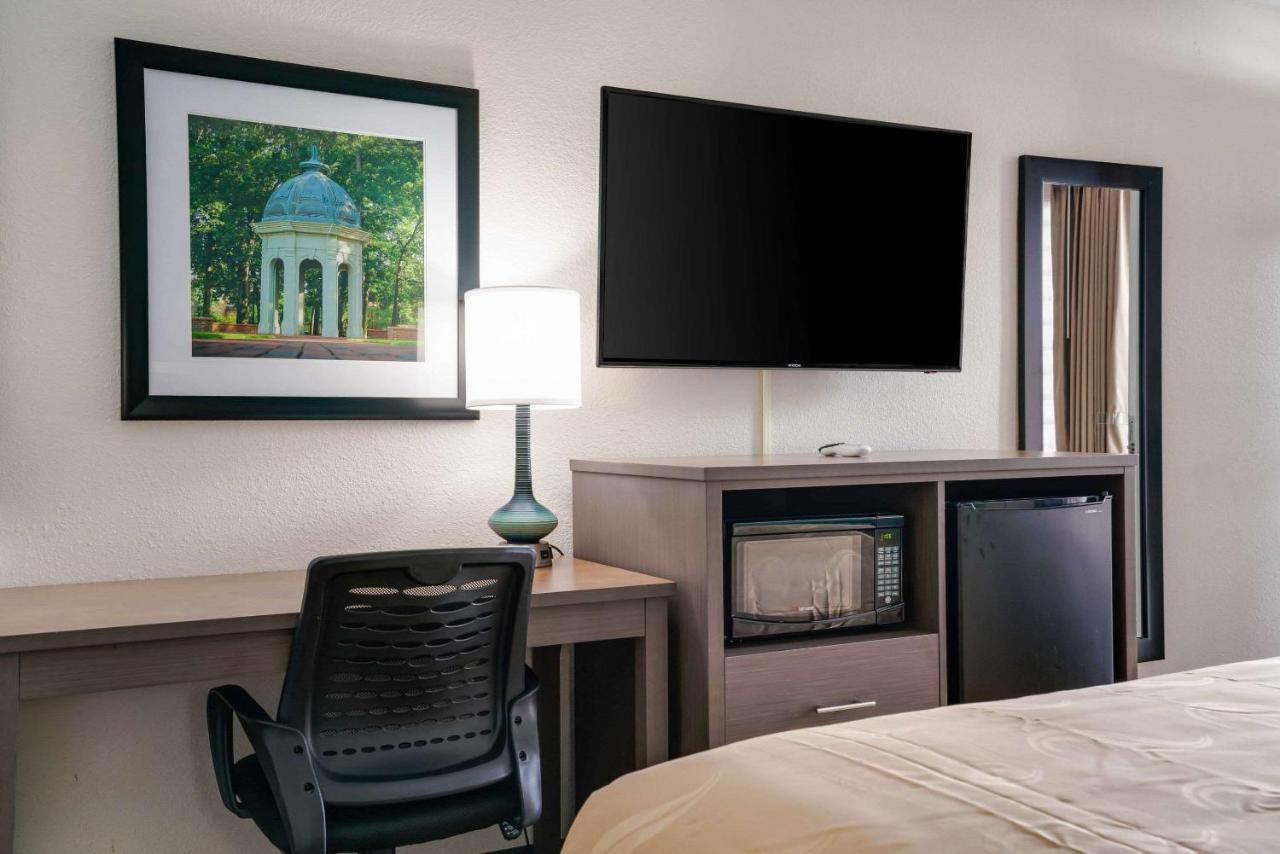 Quality Inn Greenville Near University Bagian luar foto