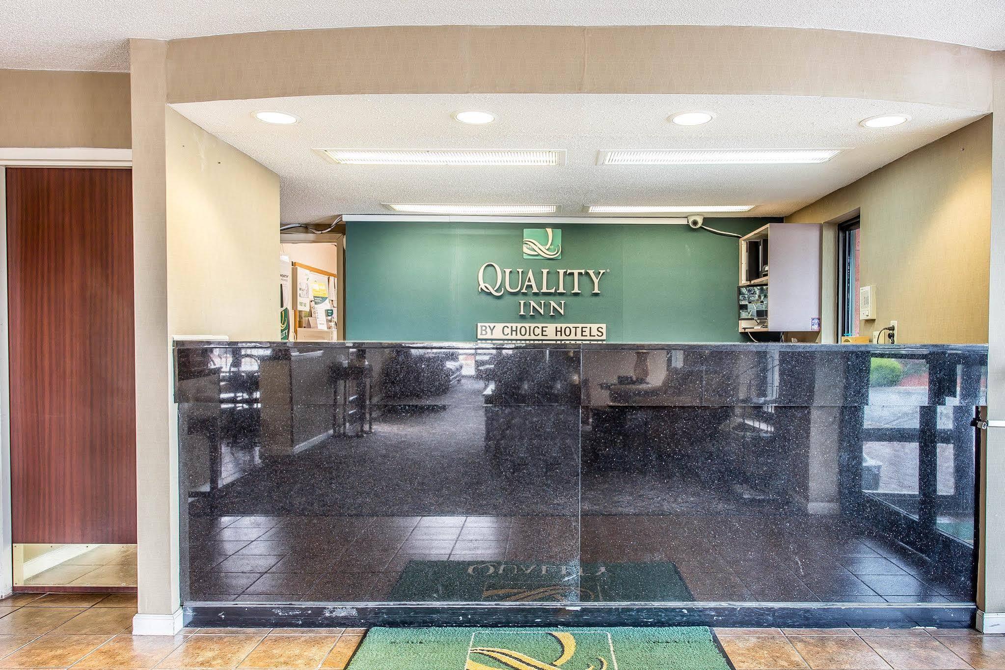 Quality Inn Greenville Near University Bagian luar foto